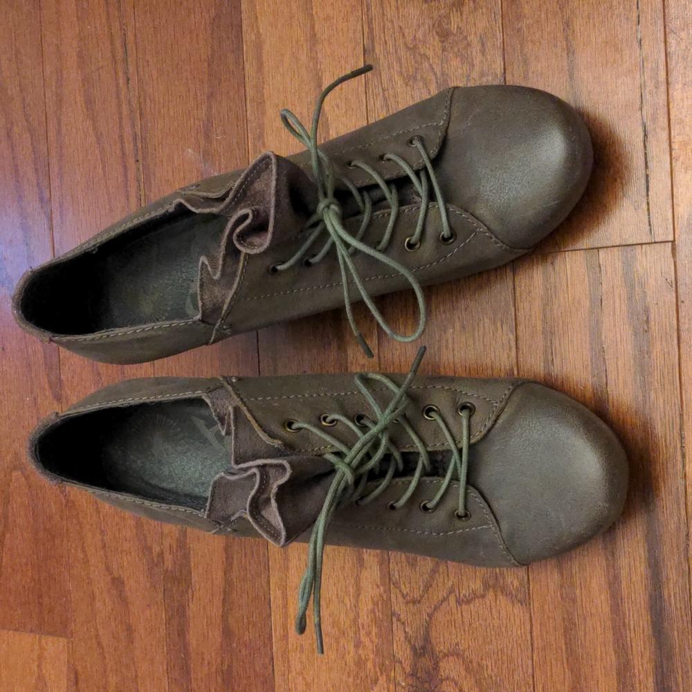 Leather OTBT Heels with Laces